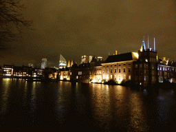 The Hofvijver pond, the Mauritshuis museum, the Torentje tower and the Buitenhof buildings, by night