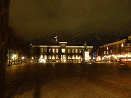 The Plein square with the statue of prince Willem I, by night