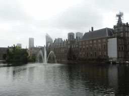 The Hofvijver pond, the Torentje tower, the Mauritshuis museum and the Binnenhof buildings