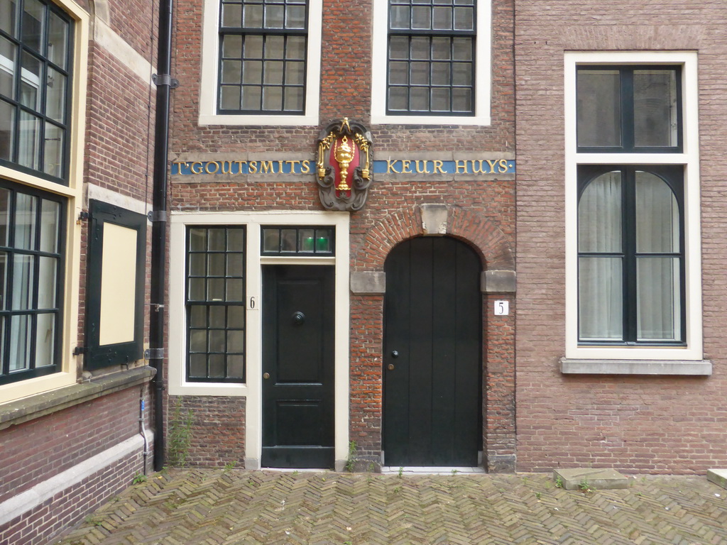 Front of the `Goutsmits Keurhuys` building at the Binnenhof square