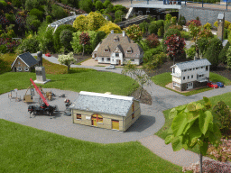Scale models of houses and the Jantje Beton statue at the Madurodam miniature park