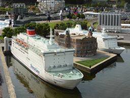 Scale model of the Holland-Amerika Lijn building and boats in the Rotterdam harbour at the Madurodam miniature park