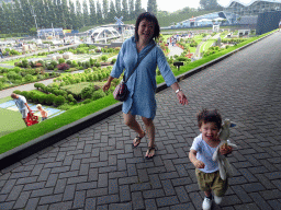 Miaomiao and Max at the south road of the Madurodam miniature park, with a view on the east side of the park