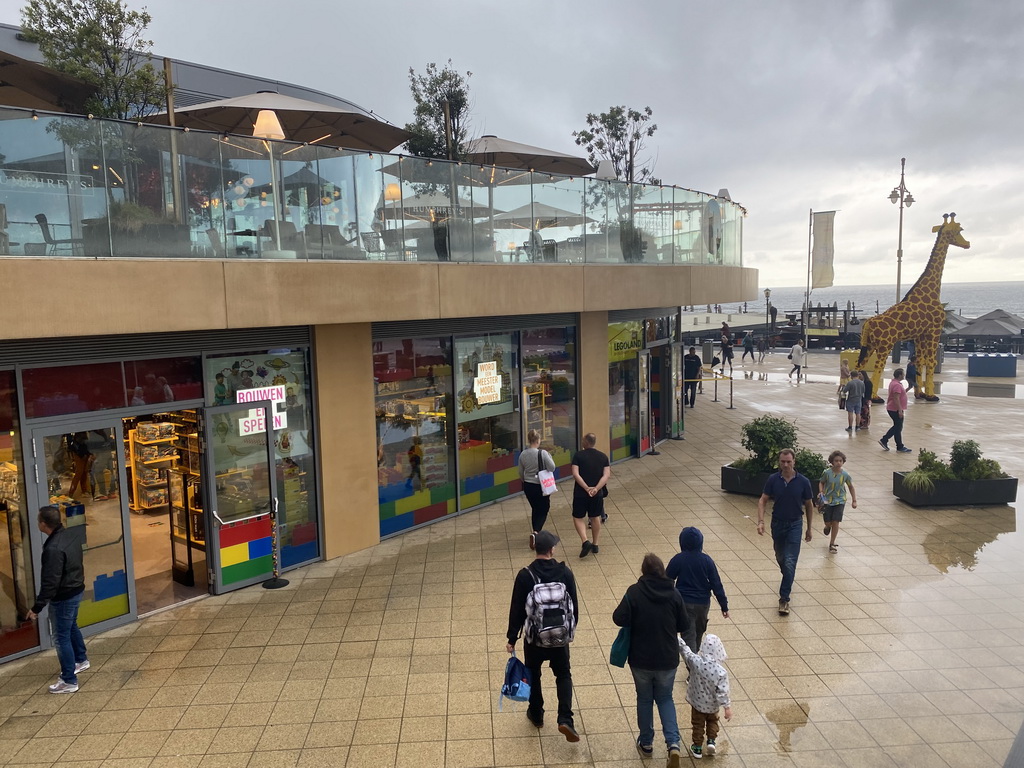 Front of the shop at the Legoland Discovery Centre at the Strandweg road