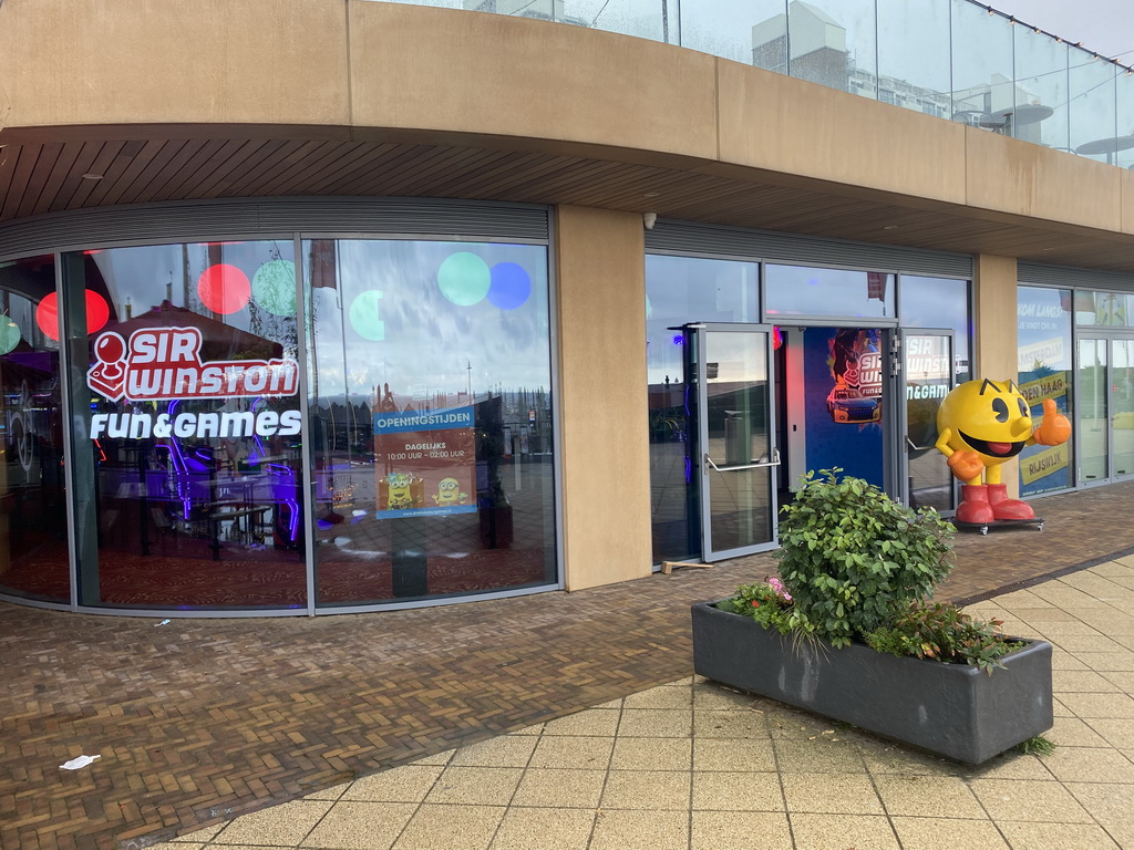 Front of the Sir Winston Fun & Games arcade at the Strandweg road