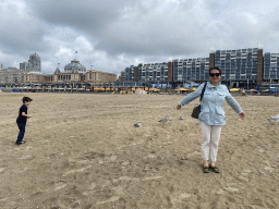 Miaomiao, Max and Seagulls at the Scheveningen Beach, with a view on the Kurhaus building