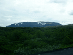 Mountains, viewed from the rental car on the Þingvallavegur road