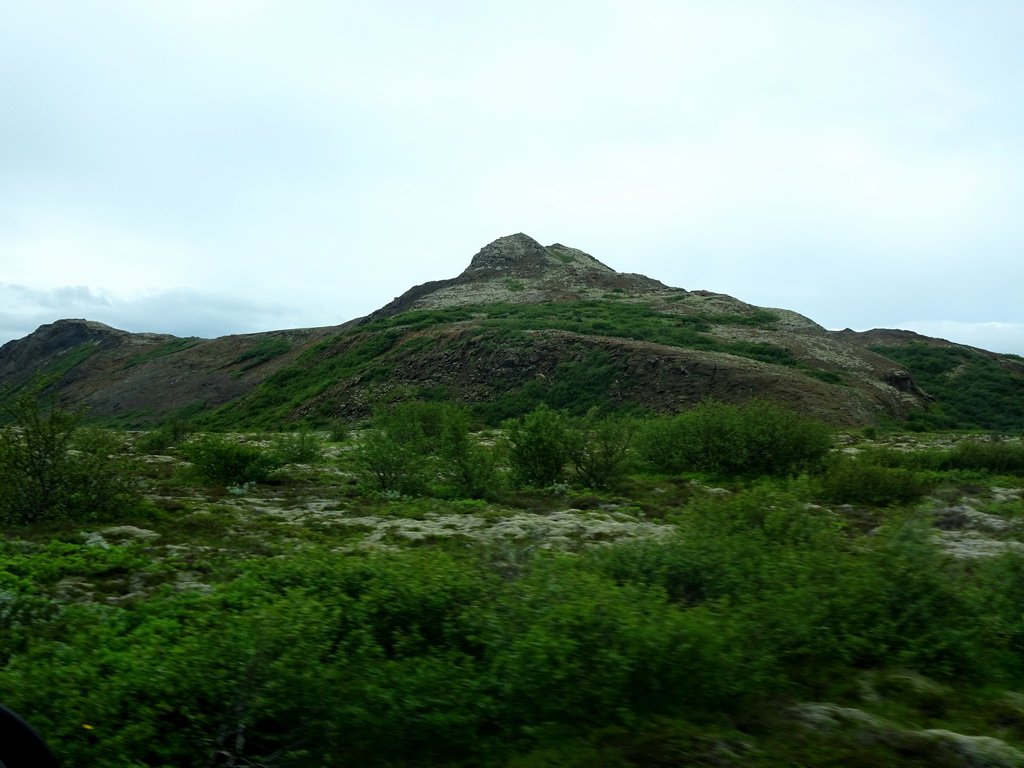 Mountains, viewed from the rental car on the Þingvallavegur road