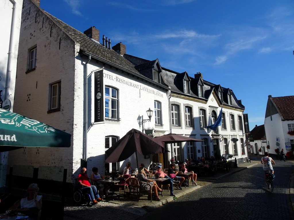 Front of the Fletcher Hotel-Restaurant La Ville Blanche at the Hoogstraat street