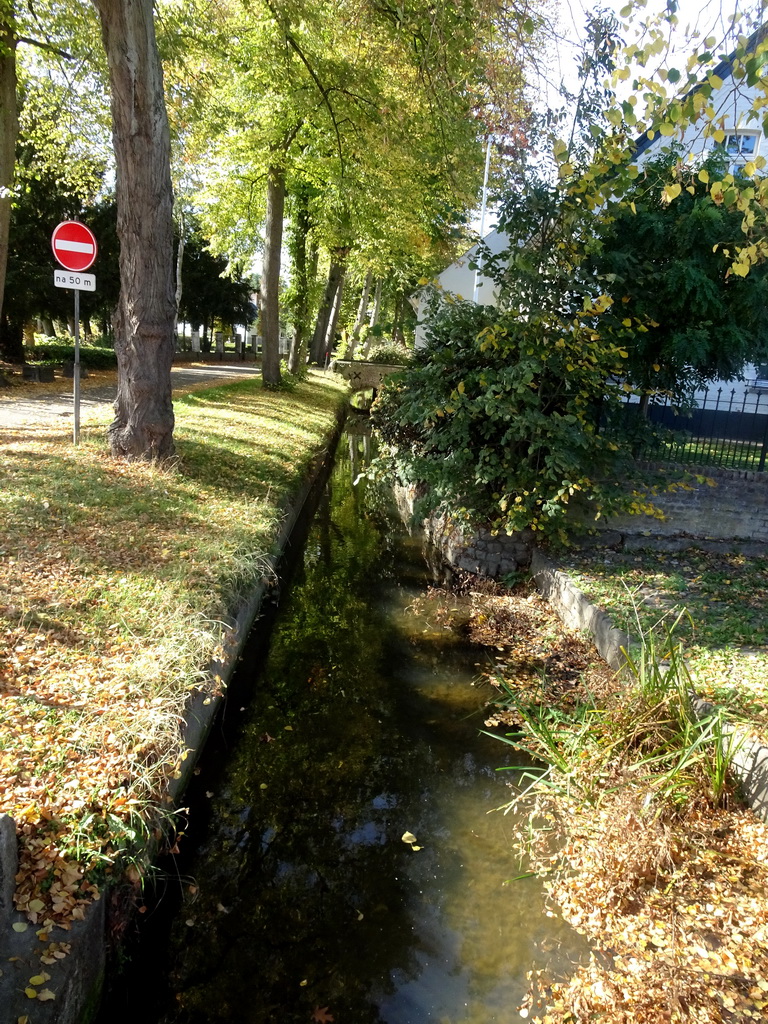 The Itterbeek stream, viewed from the Hofstraat street