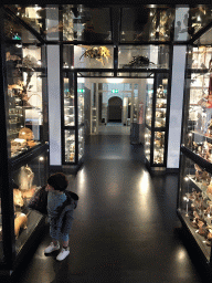 Max at the OO-zone at the ground floor of the Natuurmuseum Brabant