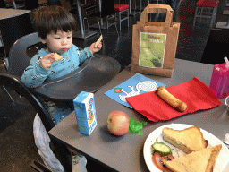 Max having lunch at the Museumcafé at the ground floor of the Natuurmuseum Brabant