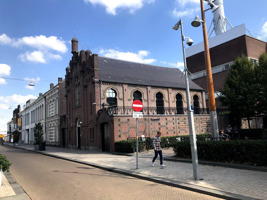 Front of the Tilburg Synagogue at the Willem II Straat street