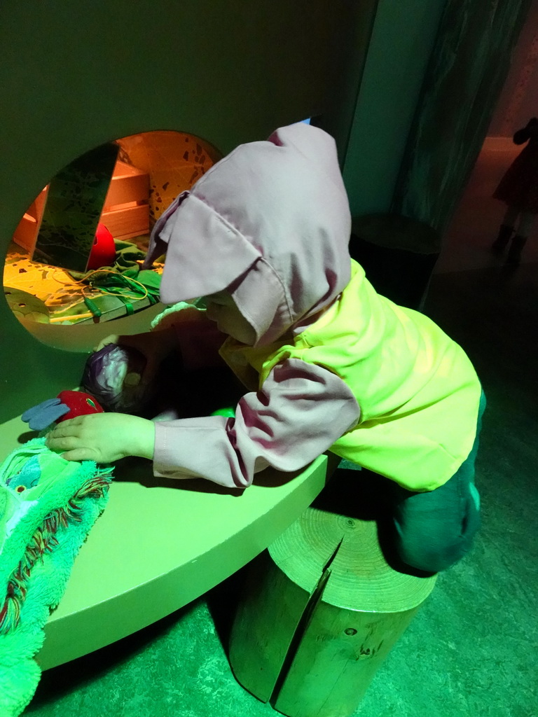 Max at the `Beleef Ontdek Samen: BOS` exhibition at the second floor of the Natuurmuseum Brabant