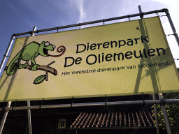 Poster in front of the Dierenpark De Oliemeulen zoo at the Reitse Hoevenstraat street