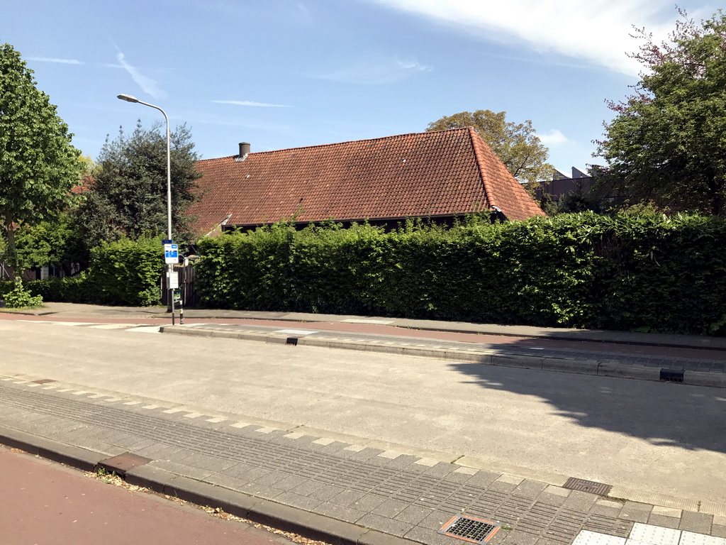 Bus stop in front of the Dierenpark De Oliemeulen zoo at the Reitse Hoevenstraat street