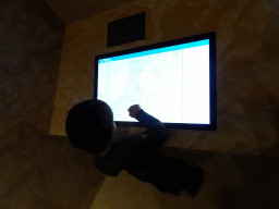 Max with an interactive map at the `Jouw Brabant, mijn Brabant - een landschap vol herinneringen` exhibition at the first floor of the Natuurmuseum Brabant