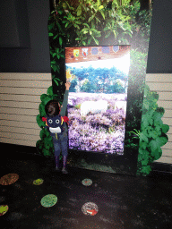 Max playing a game at the OO-zone at the ground floor of the Natuurmuseum Brabant