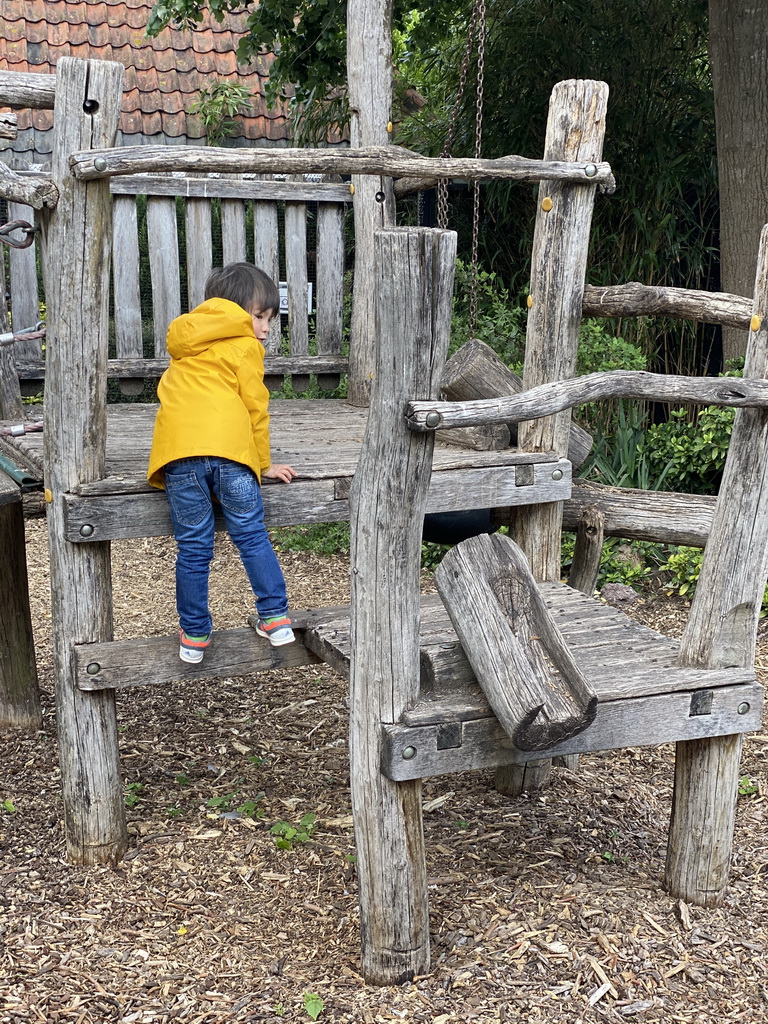 Max at the playground at the Dierenpark De Oliemeulen zoo