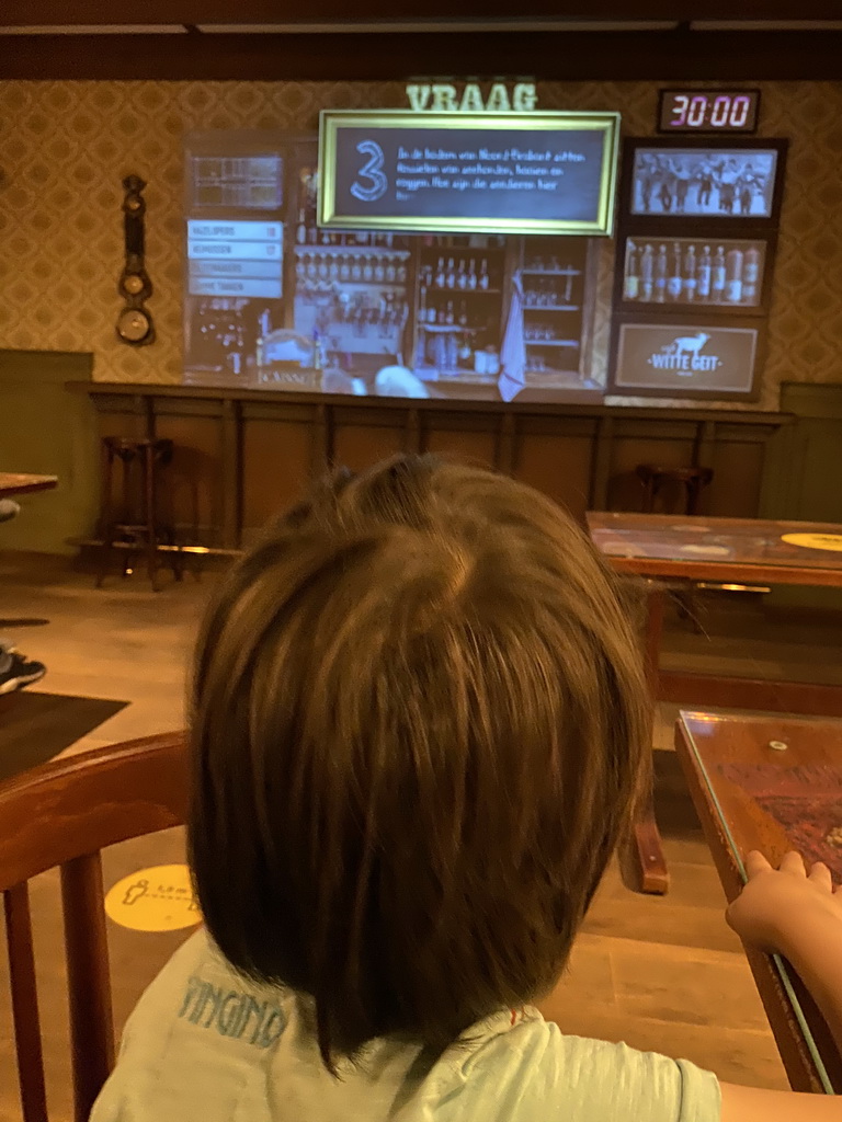 Max doing the pub quiz at the Witte Geit café at the `Jouw Brabant, mijn Brabant - een landschap vol herinneringen` exhibition at the first floor of the Natuurmuseum Brabant