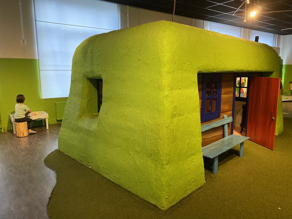 Max and the home of Kikker at the `Kikker is hier!` exhibition at the second floor of the Natuurmuseum Brabant