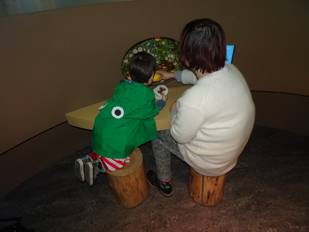 Miaomiao and Max at the `Beleef Ontdek Samen: BOS` exhibition at the second floor of the Natuurmuseum Brabant