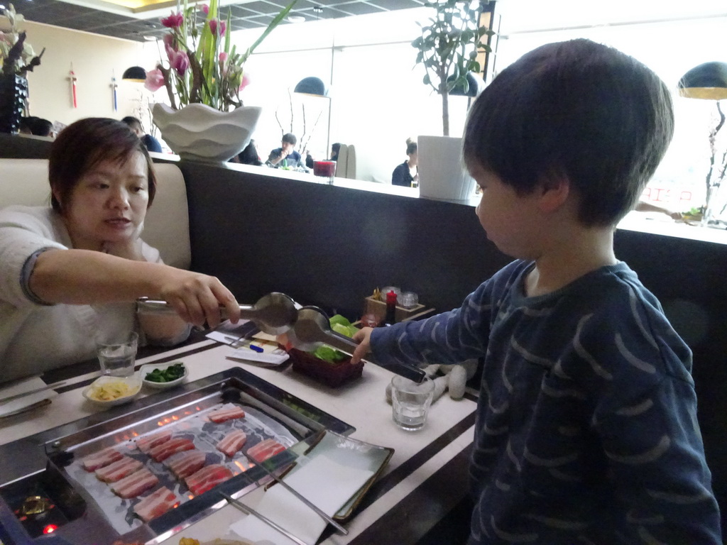 Miaomiao and Max having dinner at the Kimchi Boulevard restaurant