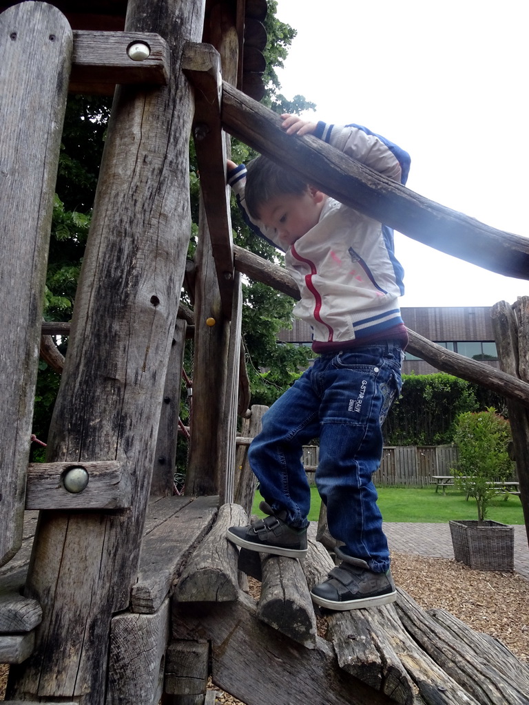 Max at the playground at the Dierenpark De Oliemeulen zoo