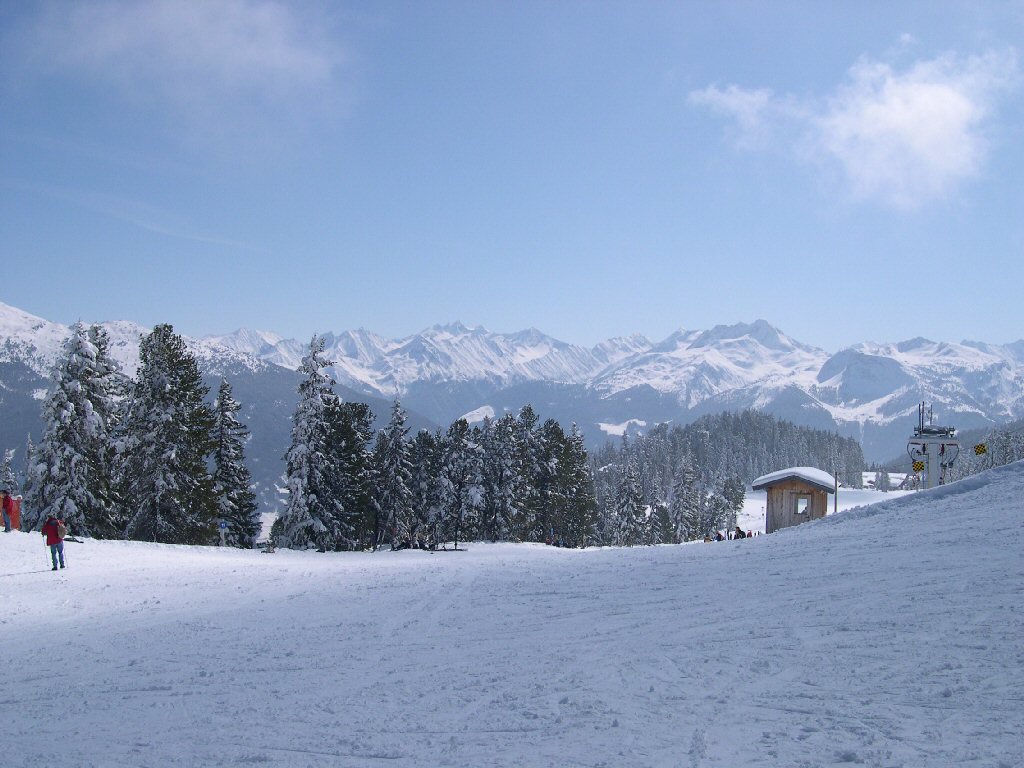 Mountains and snow at the Hochzillertal ski resort