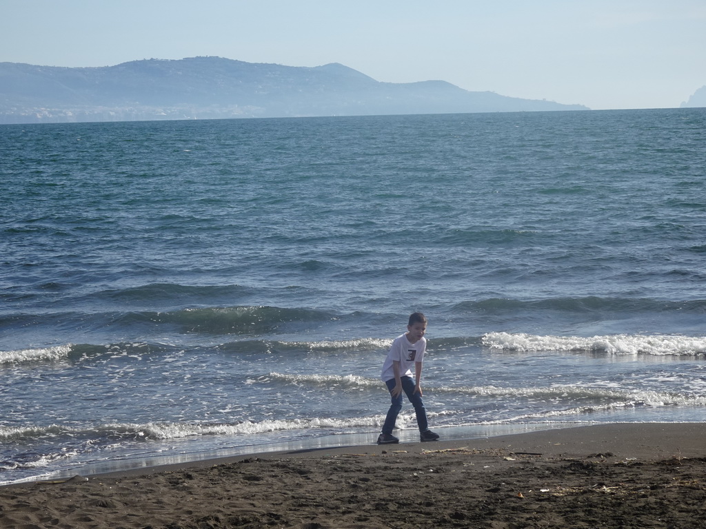 Max at the RenaNera Beach and the Tyrrhenian Sea