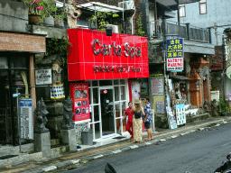 Shops and restaurants at the Jalan Monkey Forest street