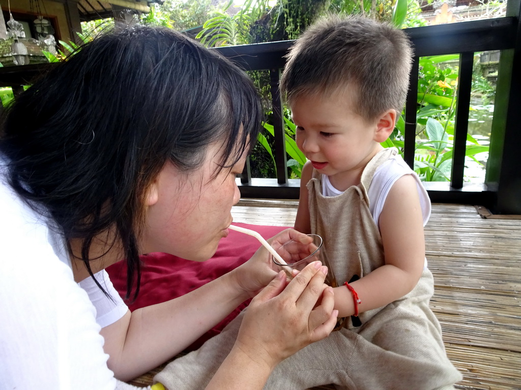 Miaomiao and Max drinking ice tea at the terrace of Café Lotus