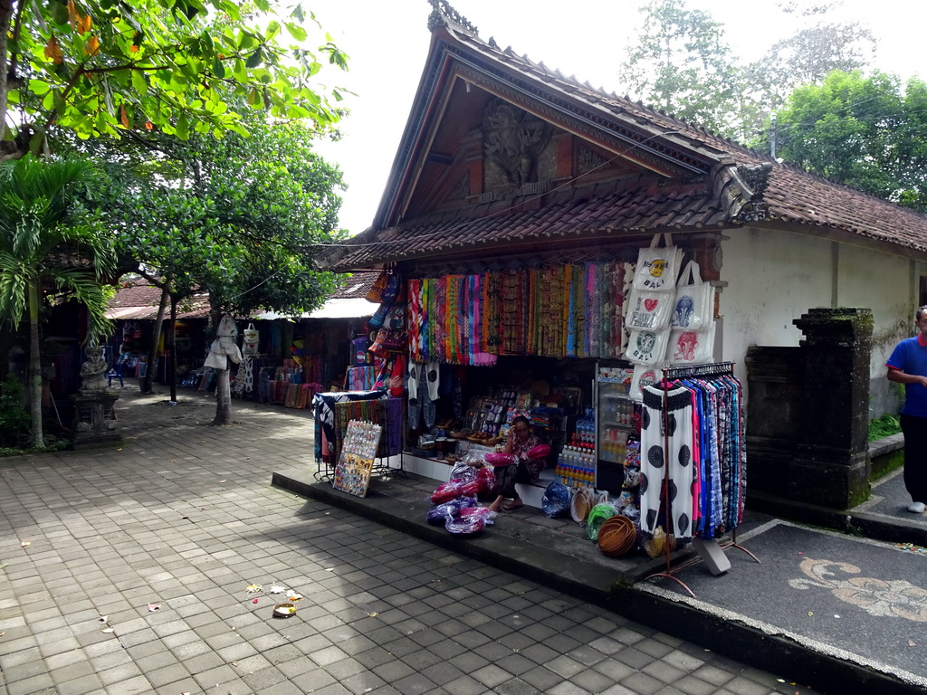 Souvenir shop at the entrance to the Goa Gajah temple