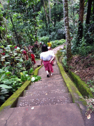 Miaomiao and our tour guide on the path to the lower part of the Goa Gajah temple