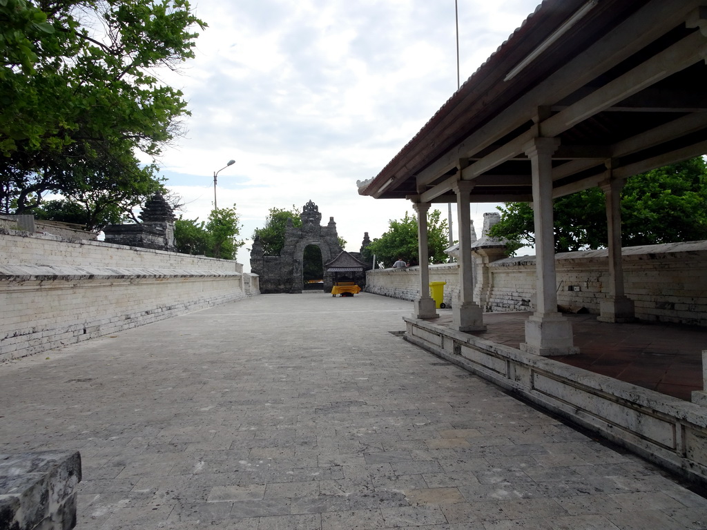 Pavilions and gate at the Pura Luhur Uluwatu temple
