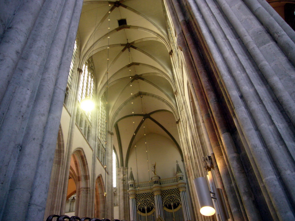 Choir and organ of the Dom Church