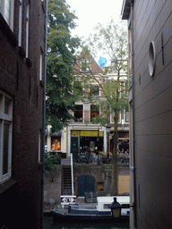 View on the Oudegracht canal from the Lijnmarkt street