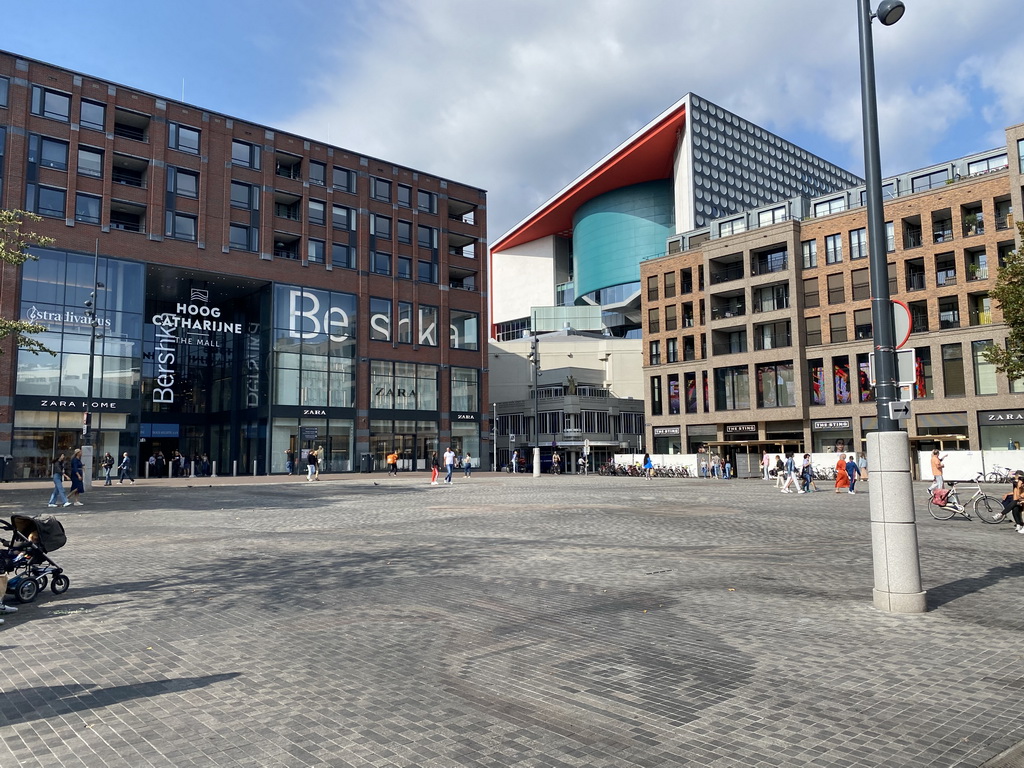 The Vredenburgplein square with the east side of the Hoog Catharijne shopping mall and the TivoliVredenburg concert hall