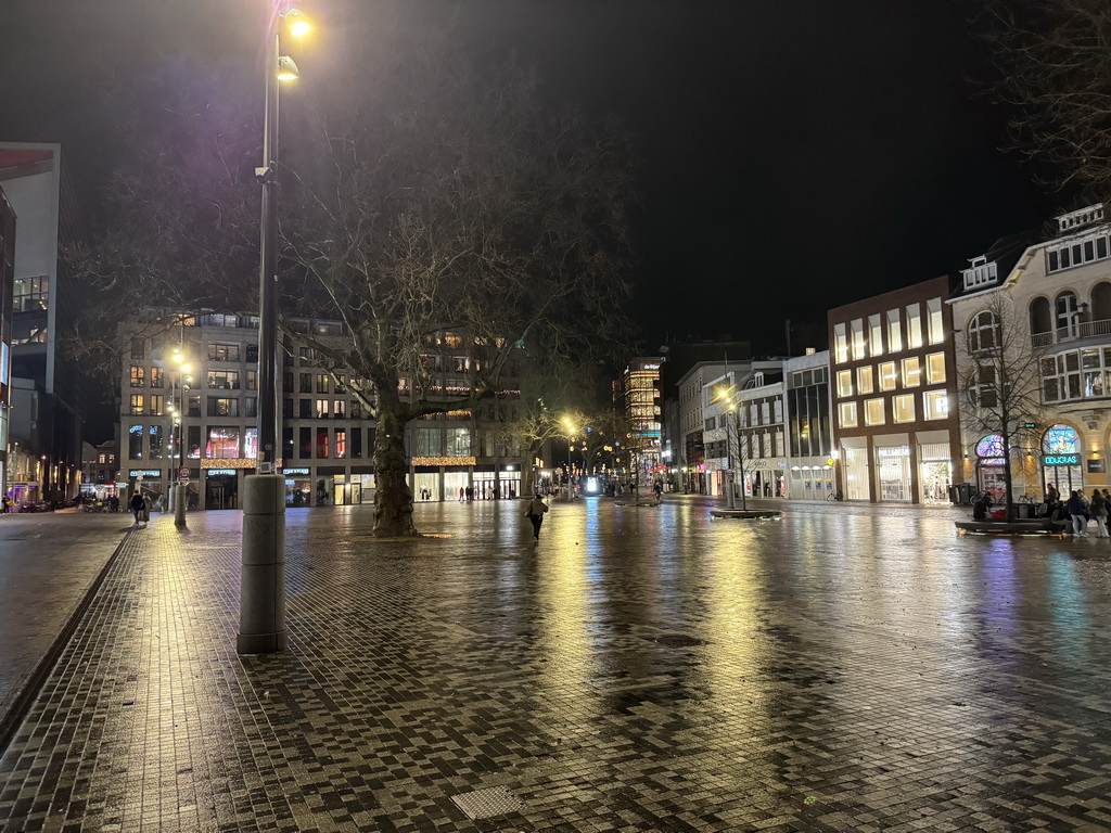 The Vredenburgplein square, by night