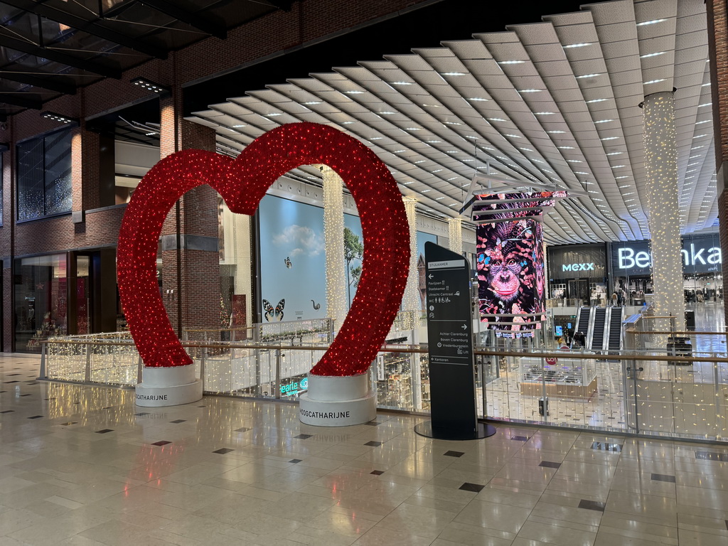 Light decorations at the Hoog Catharijne shopping mall