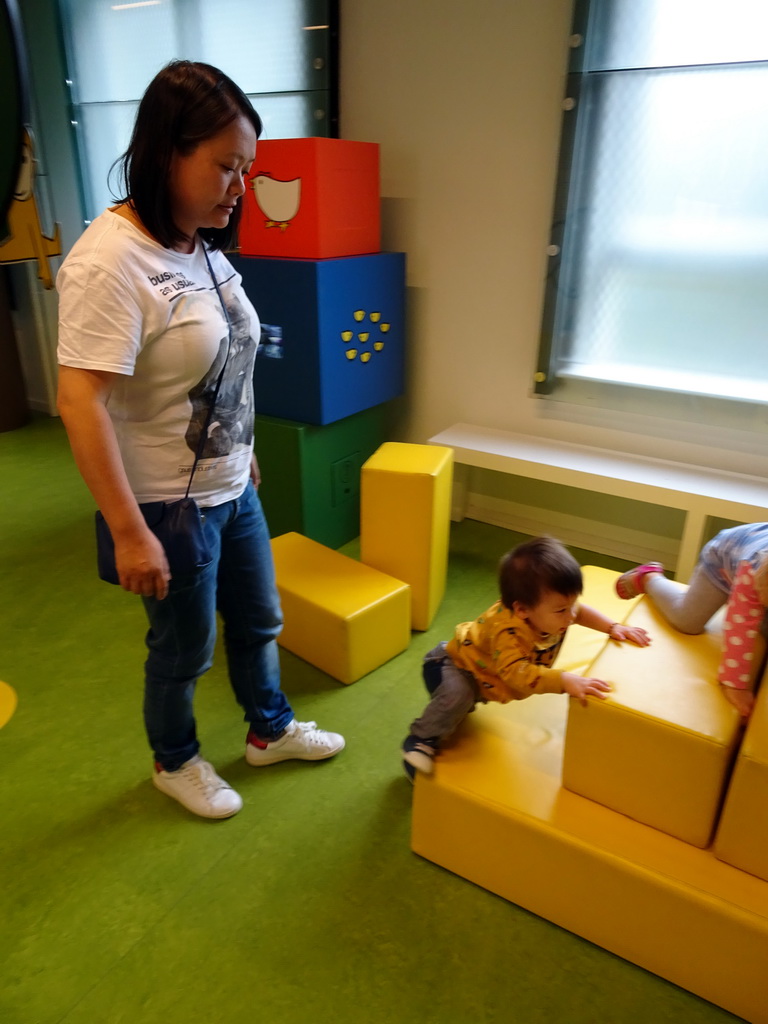 Miaomiao and Max at a playing corner at the Animal Room at the upper floor of the Nijntje Museum