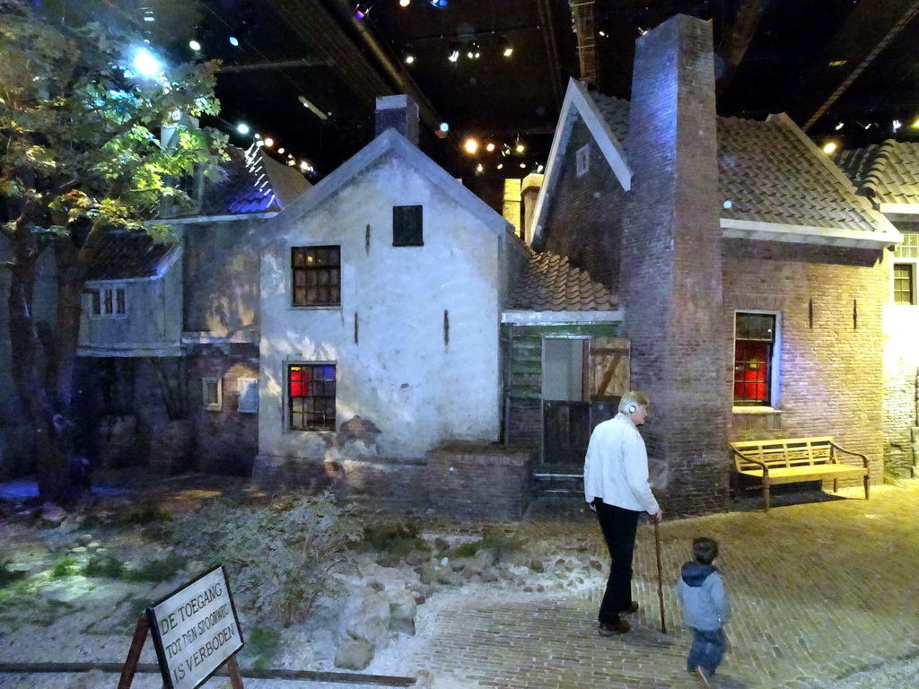 Max and his grandfather at the Grote Ontdekking attraction at the Spoorwegmuseum