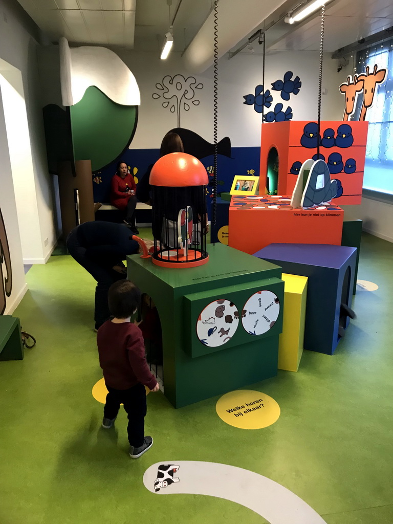 Max at the Animal Room at the upper floor of the Nijntje Winter Museum