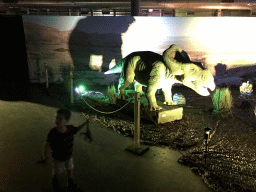 Max with a Protoceratops statue at the World of Dinos exhibition at the Jaarbeurs building