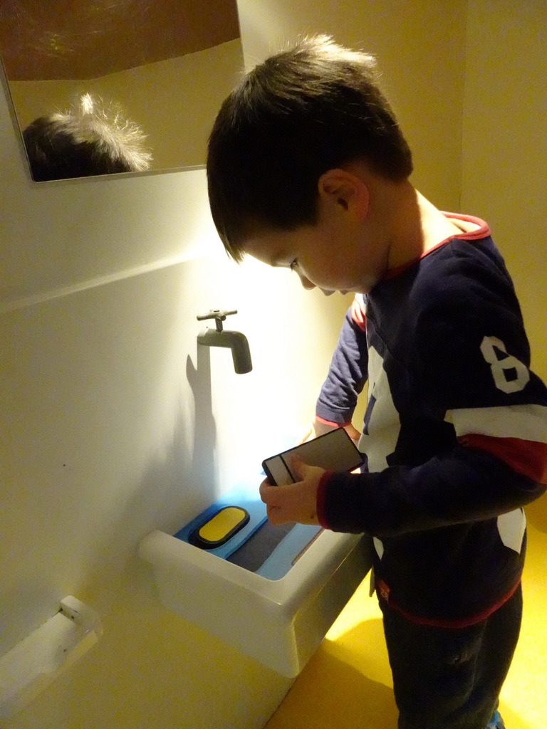 Max in the bathroom of Nijntje`s House at the ground floor of the Nijntje Winter Museum