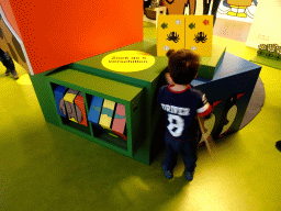 Max at the Animal Room at the upper floor of the Nijntje Winter Museum