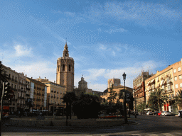 The Plaça de la Reina square with the south side of the Valencia Cathedral