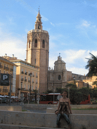 Miaomiao at the Plaça de la Reina square with the south side of the Valencia Cathedral