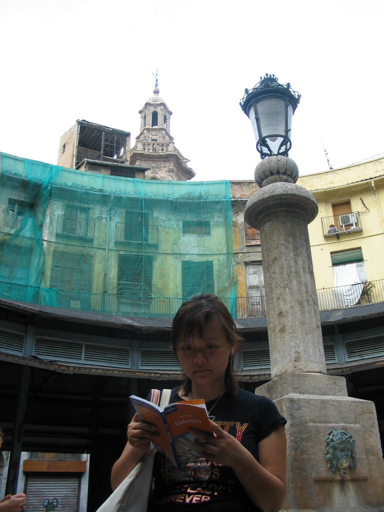 Miaomiao at the fountain at the Plaça Redona square