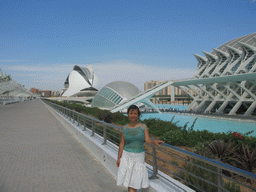 Miaomiao with the Palau de les Arts Reina Sofia art center, the Hemisfèric cinema and the Museu de les Ciències Príncipe Felipe museum at the Ciudad de las Artes y las Ciencias complex